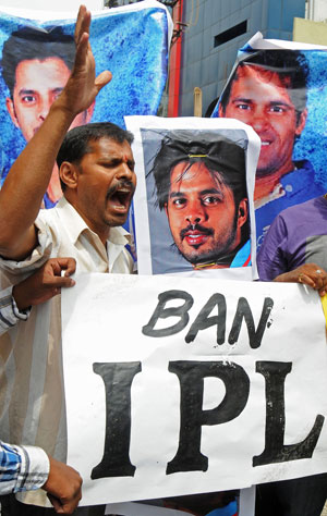 IPL 7: Nine held in Kolkata for alleged betting