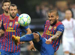 Barcelona look to narrow Primera Liga gap with Real