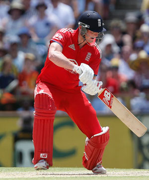 ICC World Twenty20: England's Ben Stokes ruled out after fracturing hand in dressing room