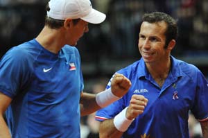 Davis Cup: Tomas Berdych-Radek Stepanek give Czech Republic 2-1 lead vs Serbia