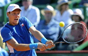 Berdych leads Czechs into Davis Cup final