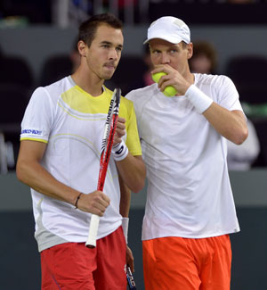 Davis Cup: Czechs win seven-hour epic vs Switzerland, Spain hang on