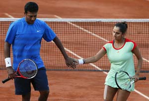 Blog: Cheering Sania Mirza, Mahesh Bhupathi under the French sun!
