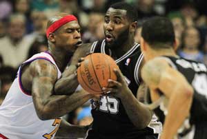 Blair scores 28 as Spurs beat Nuggets 114-99