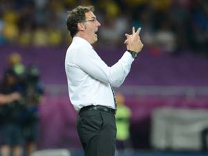 Euro 2012: Laurent Blanc admits to France changing-room row