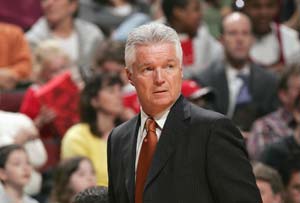 Pistons complete staff with Brian Hill