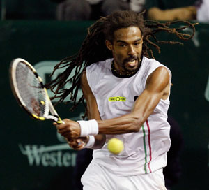 John Isner loses to Dustin Brown in U.S. Men's Clay Court Championship