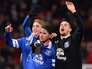 Everton turn on former manager David Moyes to beat Manchester United