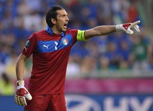 Buffon calls on Italians to show more composure