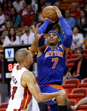 Anthony scores 50 as Knicks beat Heat 102-90