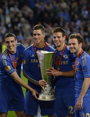 Branislav Ivanovic helps Chelsea defeat Benfica and claim Europa League title
