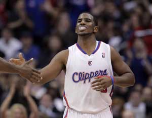 Clippers beat Lakers 102-94 behind 33 by Paul