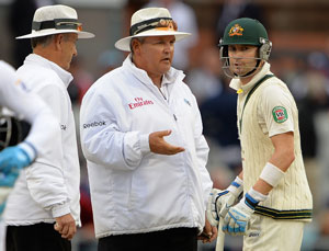 The Ashes: 3rd Test - Michael Clarke furious as bad light stops play on Day 4