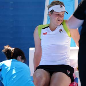 Clijsters out for four weeks with hip injury