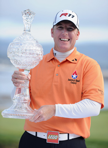 Points wins Pebble Beach with Murray at his side