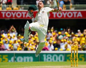 Ashes: David Warner's bedroom 'threesome' irks British press