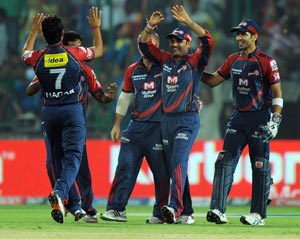 Muthoot Group, Delhi Daredevils pledge to bat for education of needy kids