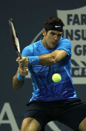 Del Potro beats Blake to reach Farmers Classic quarters
