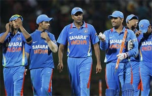 India vs Australia preview: Hosts under pressure to bury ghosts of Mohali at MS Dhoni's home