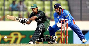 Pakistan turns to fast bowlers for victory over India