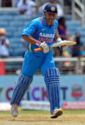 Tri-series: MS Dhoni might play final if India make it, says Virat Kohli