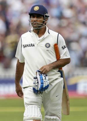 Former players call for MS Dhoni's sacking as Test captain
