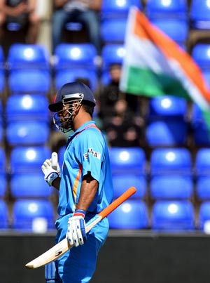 Champions Trophy 2013: Cricket makes Indian fans in England bleed 'royal' shade of blue