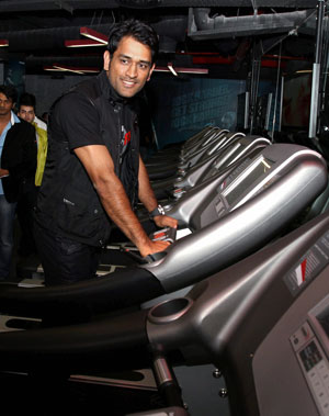 Afghan cyclists in awe of macho Dhoni!