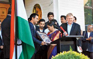 MS Dhoni steals the show at High Commissioner's party