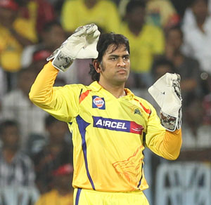 IPL 2013: MS Dhoni says Raina rather lucky to score 99* than unlucky to miss a hundred