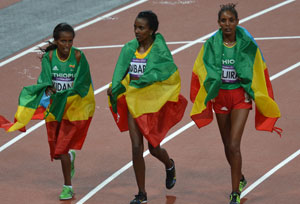 London 2012:  Deadly Dibaba retains 10,000m title with ease