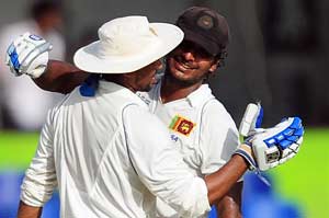 2nd Test: Sangakkara, Dilshan take team to safety against Pakistan