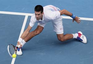 Novak Djokovic closes the gap on Roger Federer