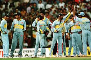 Former players support Azharuddin against Kambli