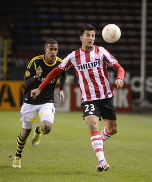 PSV Eindhoven take over lead in Dutch league