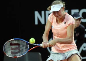 Ekaterina Makarova ousts Vera Zvonareva in Pattaya Open