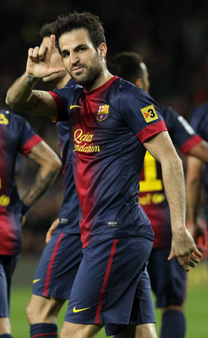 Cesc Fabregas will stay at Barcelona, says teammate Pique