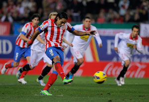 La Liga weekend: Iniesta, Falcao, Benat show the way