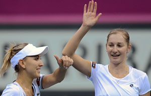Russia beat Japan 3-2 to make Fed Cup semis