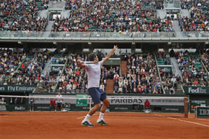 Roger Federer, Rafael Nadal light up Paris Masters as contenders advance