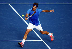 Roger Federer off the mark at Swiss Indoors