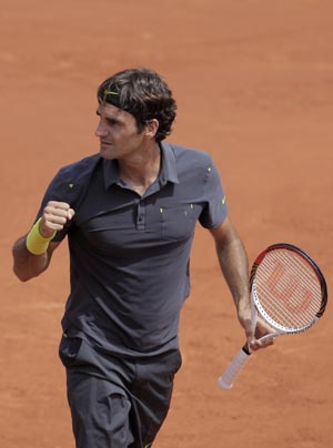Federer beats Connors' Slam record at French Open