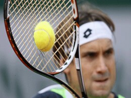 French Open 2013: David Ferrer into last eight, Roger Federer eyes 900 club French Open 2013: David Ferrer into last eight, Roger Federer eyes 900 club
