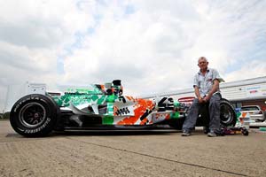 Sahara to buy stake in Mallya's Force India F1 team
