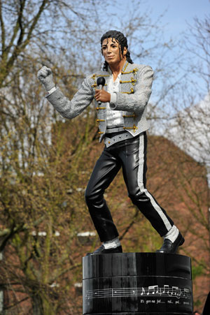 Michael Jackson statue told to beat it to make for Fulham revamp