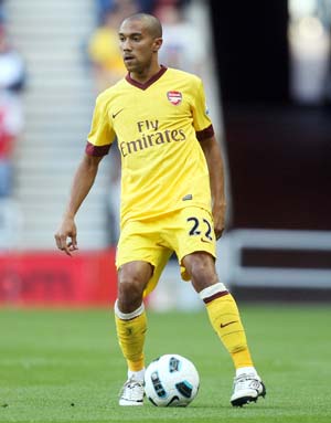 Gael Clichy signs new deal with Manchester City