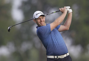 Stephen Gallacher takes 2-shot lead over Rory McIlroy in Dubai Desert Classic