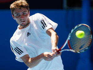 Gilles Simon first to reach ABN AMRO quarters