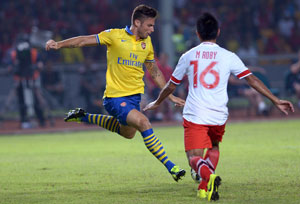 Olivier Giroud-inspired Arsenal cruise to victory in Vietnam