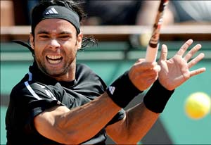 Gonzalez withdraws from French Open